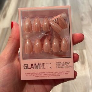NEW Glamnetic Nude Press-On Nails